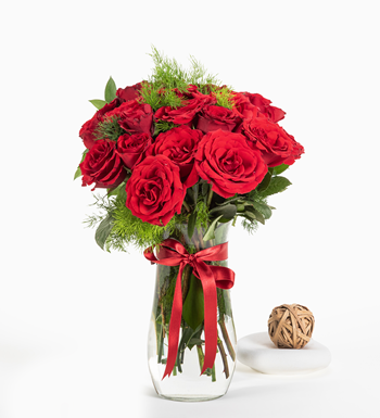 istanbul çiçekçi, kırmızı gül aranjmanı, cam vazoda gül